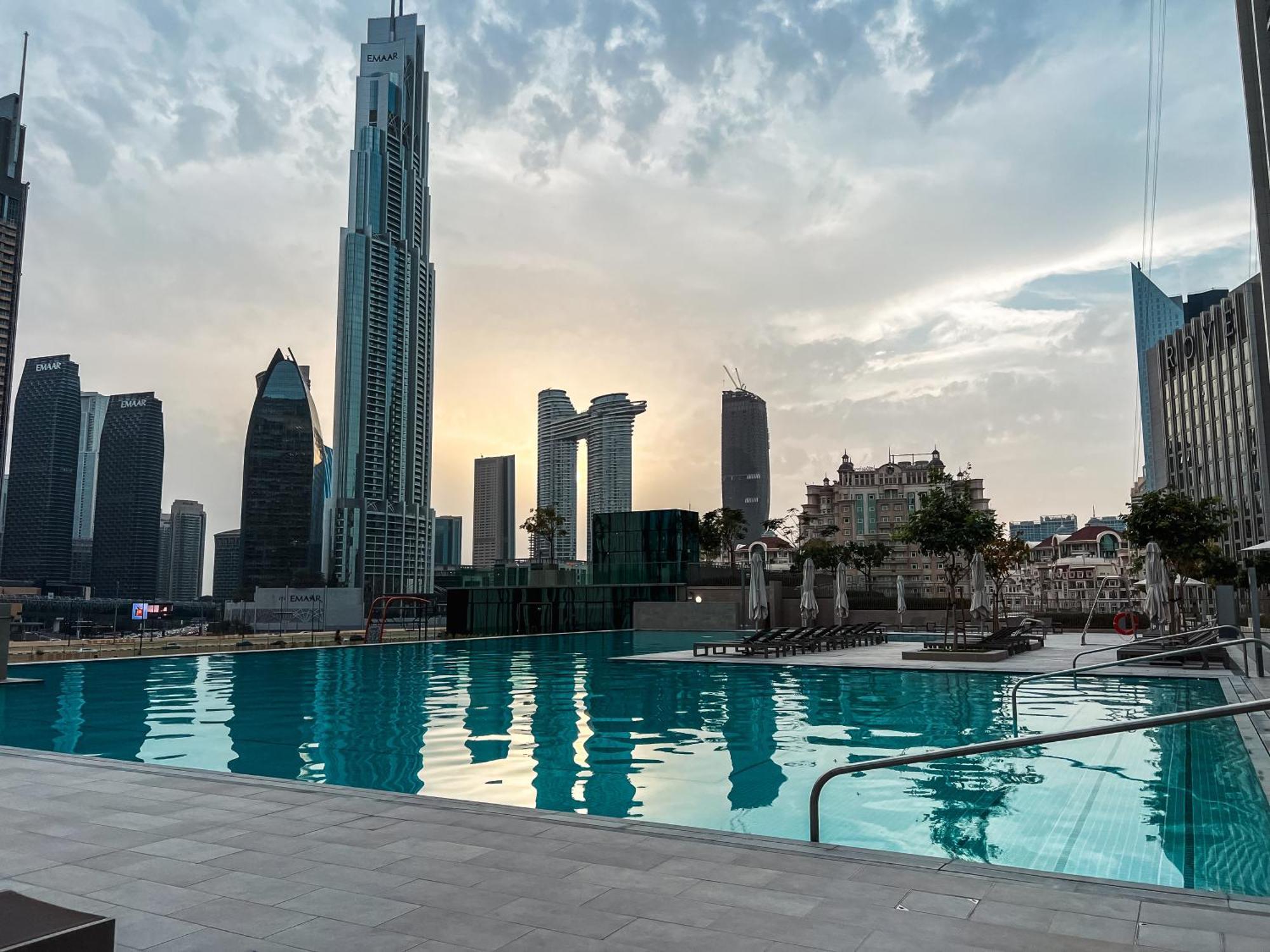 Appartamento Stunning Burj View Dubai Mall Access Infinity Pool Esterno foto