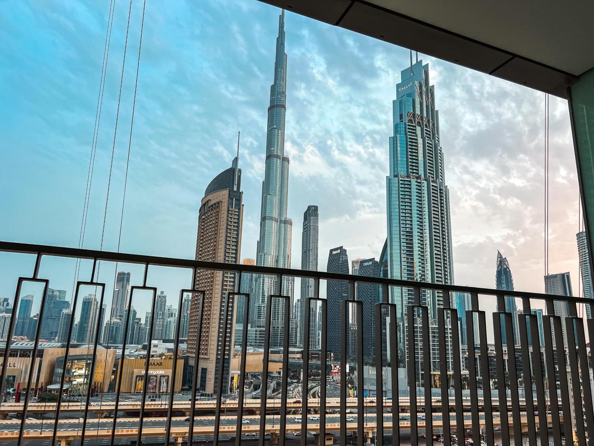 Appartamento Stunning Burj View Dubai Mall Access Infinity Pool Esterno foto