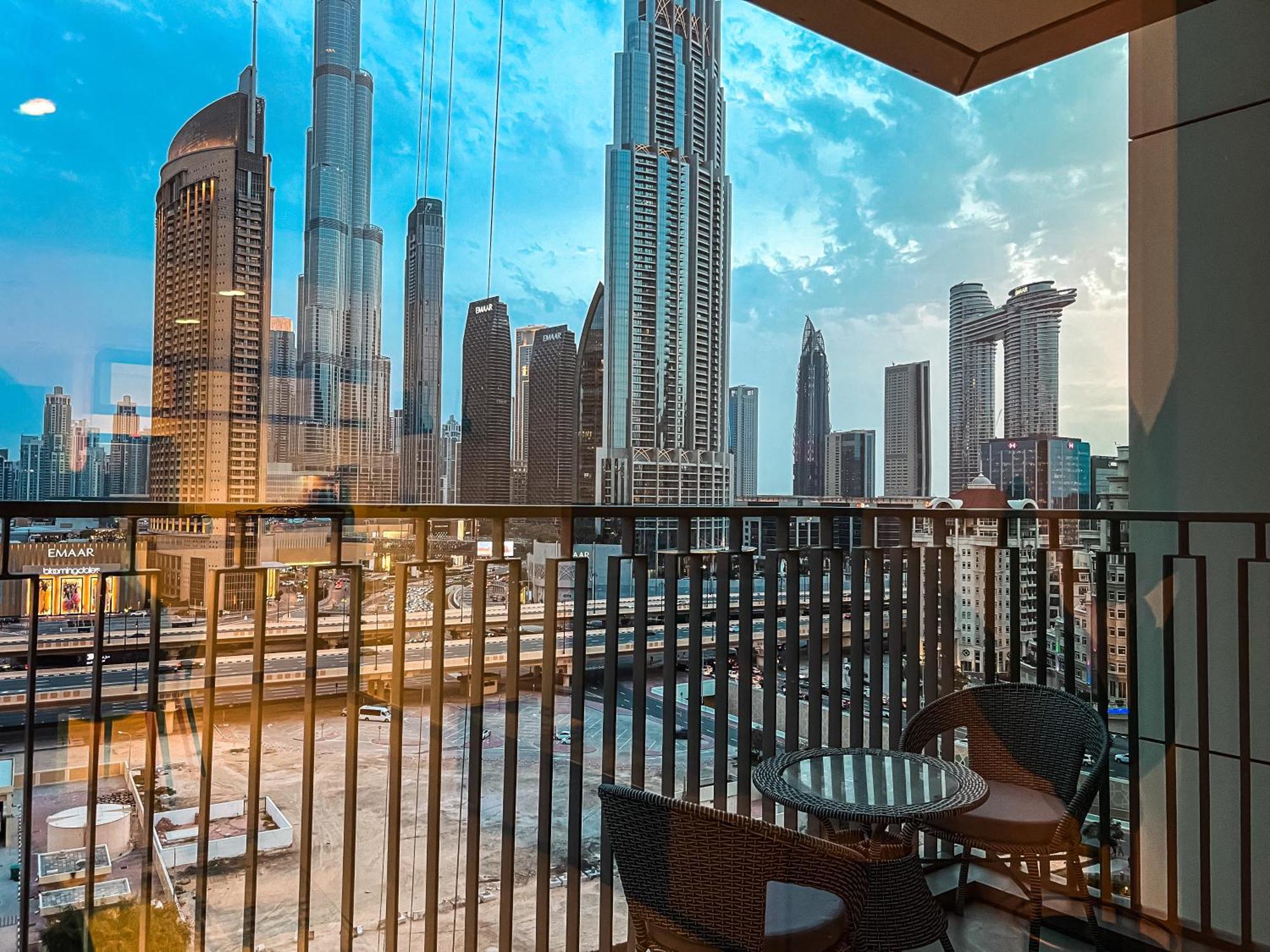 Appartamento Stunning Burj View Dubai Mall Access Infinity Pool Esterno foto