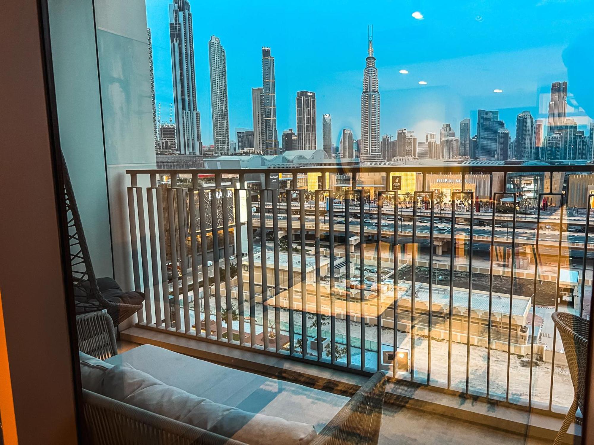 Appartamento Stunning Burj View Dubai Mall Access Infinity Pool Esterno foto