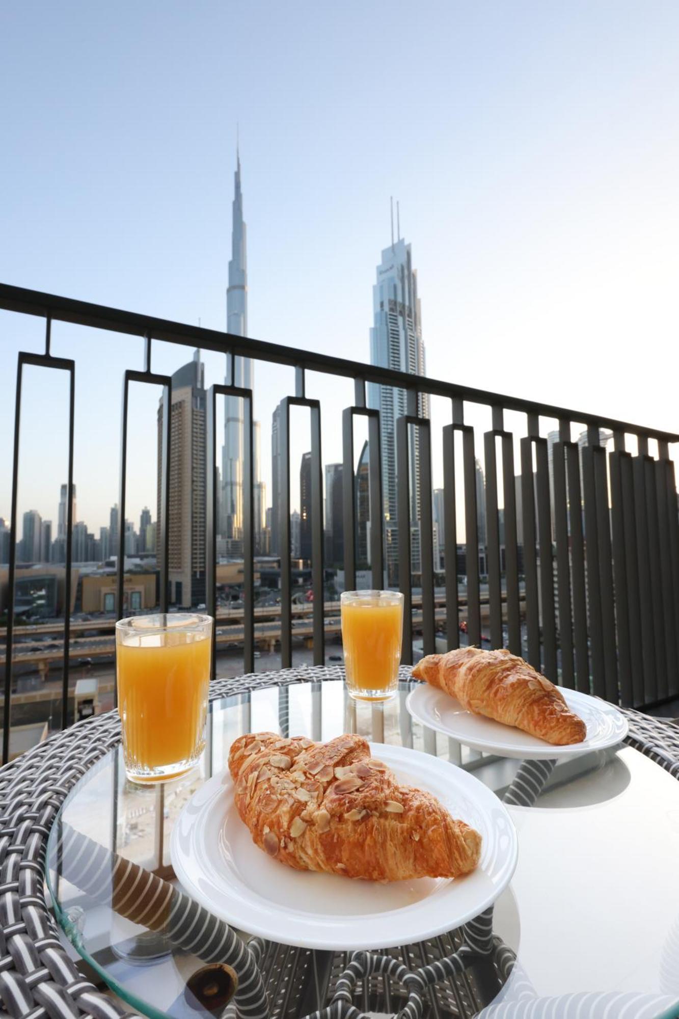 Appartamento Stunning Burj View Dubai Mall Access Infinity Pool Esterno foto