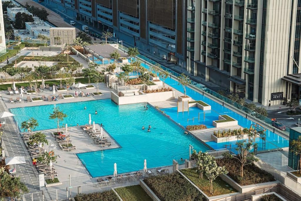 Appartamento Stunning Burj View Dubai Mall Access Infinity Pool Esterno foto